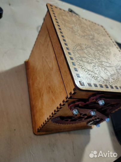 Деревянная шкатулка новая