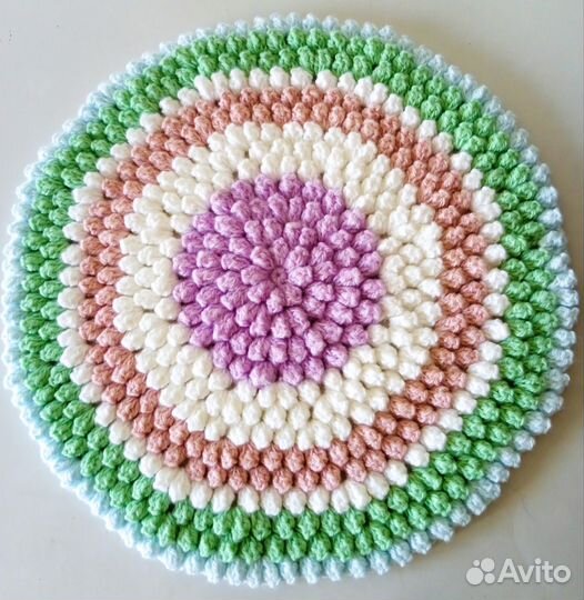 Вязаные круглые сидушки на стулья