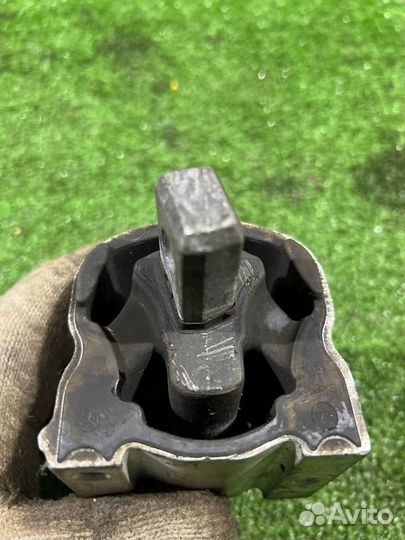 Подушка АКПП Mercedes-Benz S-Class W221 272965