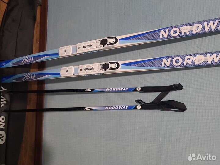 Лыжи беговые детские 150 с ботинками и палками