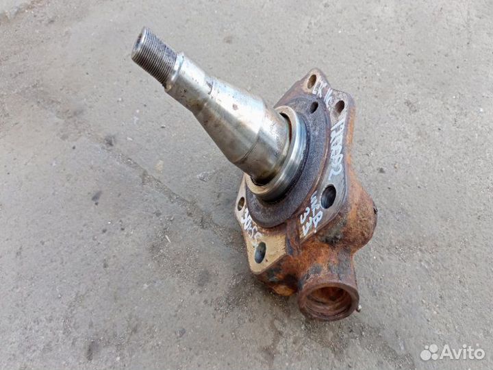 Кулак поворотный передний Mercedes Lk 814 OM366A