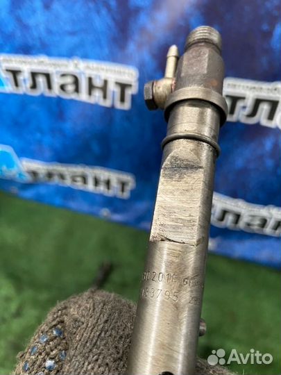 Форсунка топливная Audi A4 B6 AKE 2002