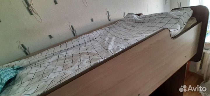 Продаётся двухъярусный кровать