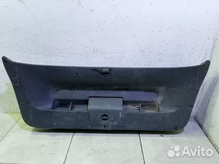 Обшивка двери багажника Volkswagen Golf 7