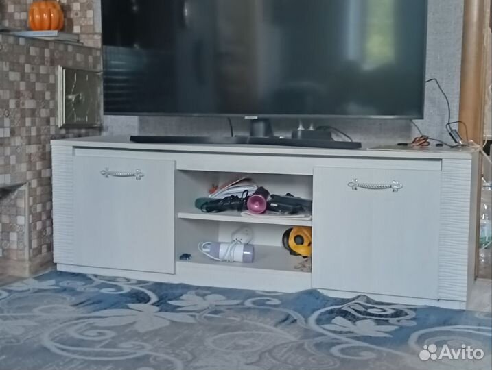 Тумба под телевизор