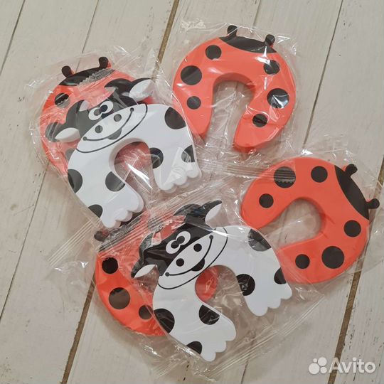 Стоппер, фиксатор, блокиратор дверей