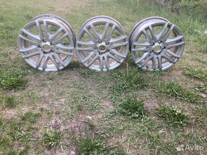 Литой диск r16