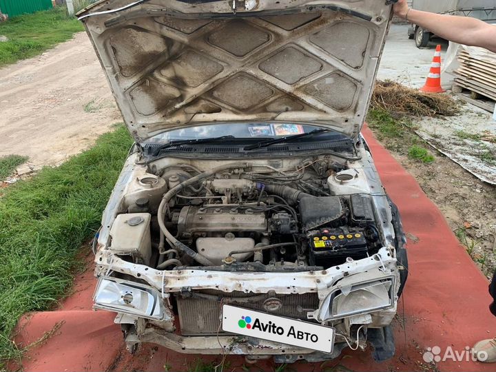 Toyota Corolla 1.5 AT, 1997, битый, 198 000 км