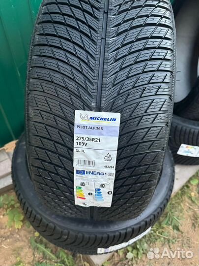 Michelin Pilot Alpin 5 315/30 R21 и 275/35 R21