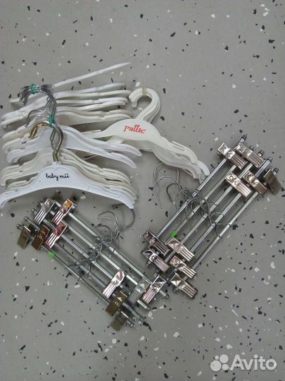 Вешалки,кронштейны