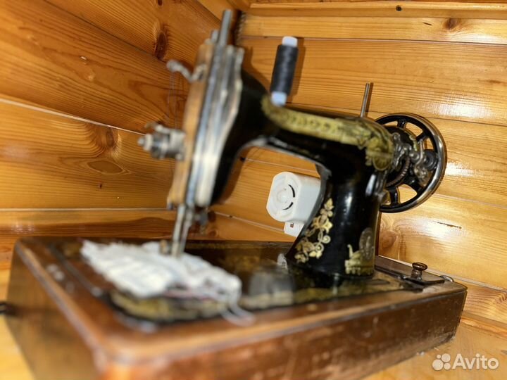 Швейная машина Singer с электроприводом