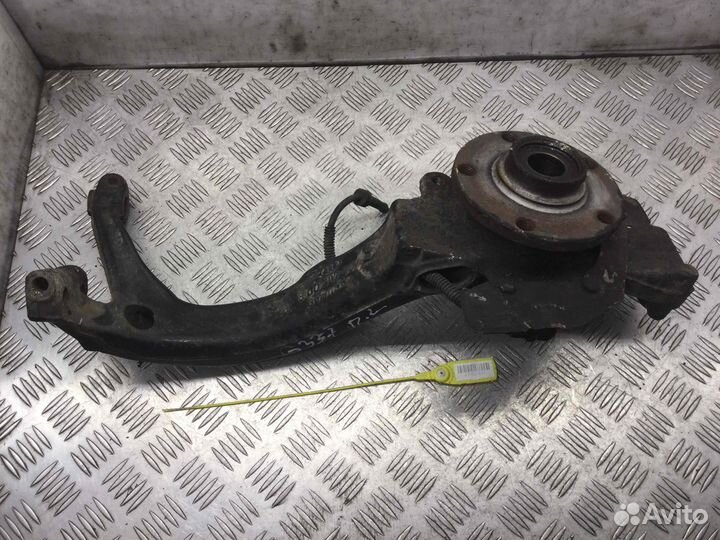 Ступица передняя левая Volkswagen Passat ADR