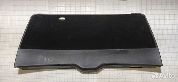 Обшивка двери багажника Mercedes W164