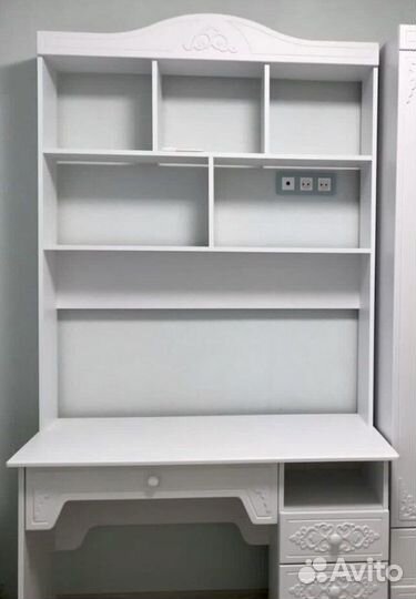 Стол с полкой Ариэль для девочки белый