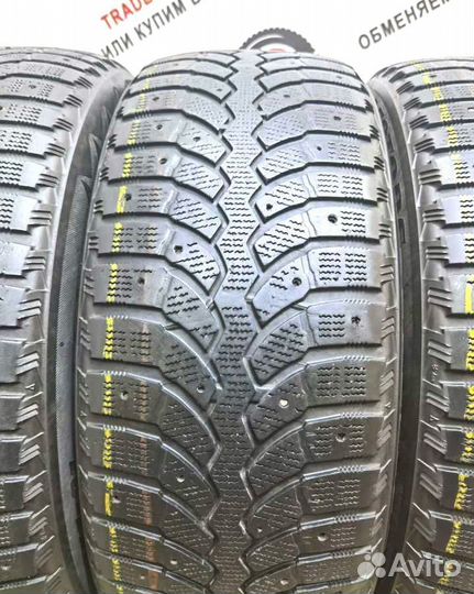 Bridgestone Blizzak Spike-01 215/55 R17