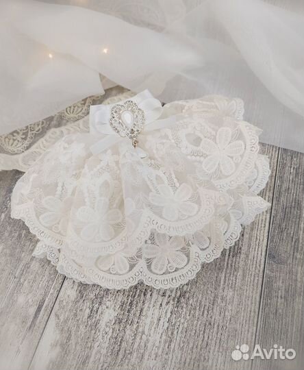 Галстук брошь, жабо