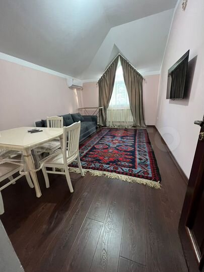 2-к. квартира, 60 м², 3/3 эт.