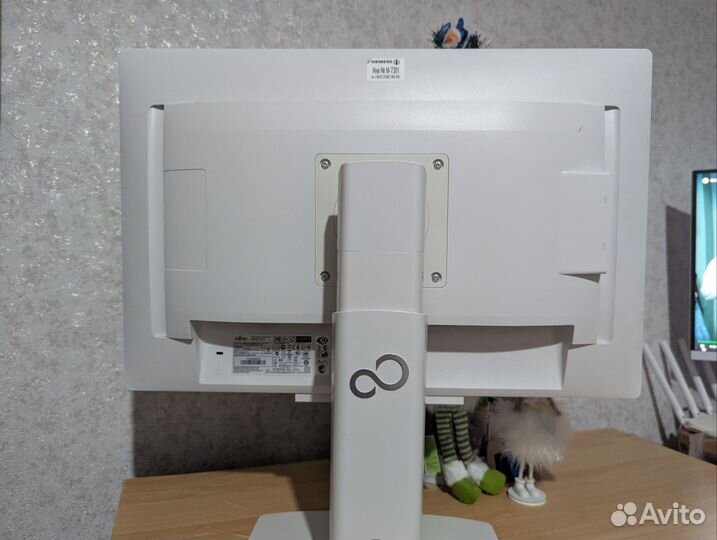 Монитор 22 Fujitsu LCD B22W-6