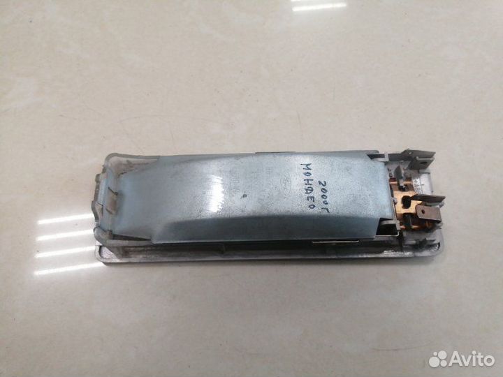 Плафон подсветки салона Ford Mondeo 2000