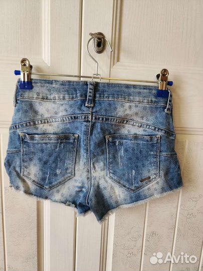 Джинсовые шорты и рубашка LiuJo