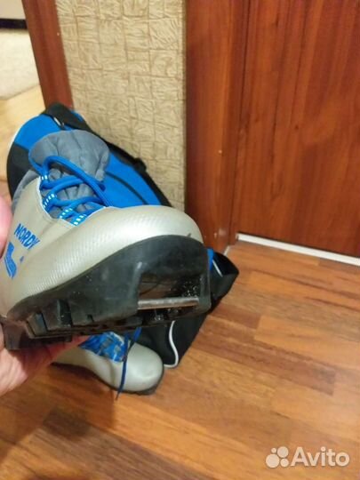 Лыжные ботинки