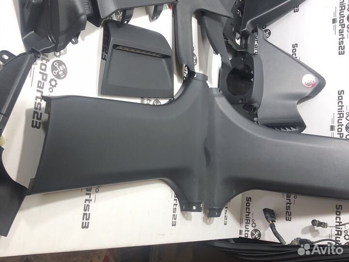 Пластик салона Toyota Camry 70