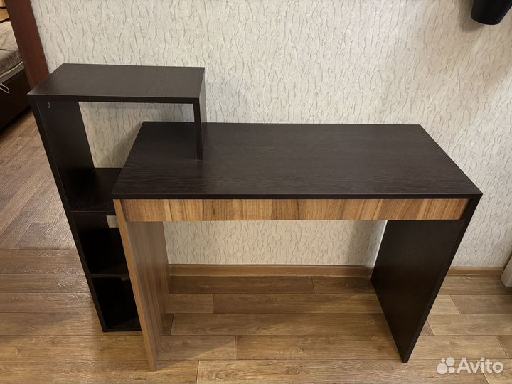 Стол компьютерный