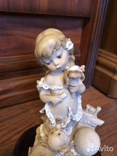 Статуэтка Армани (Giuseppe Armani Capodimonte)