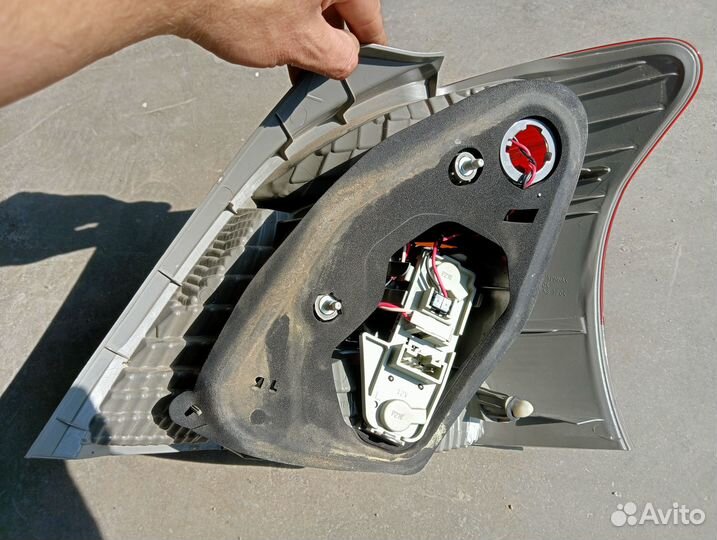 Фонарь задний Vitz 90