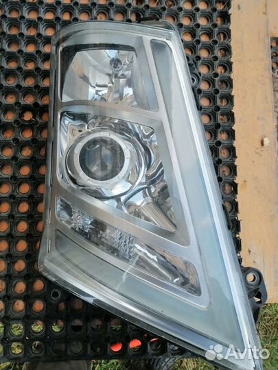 Фара правая Volvlo truck FH с 2014г