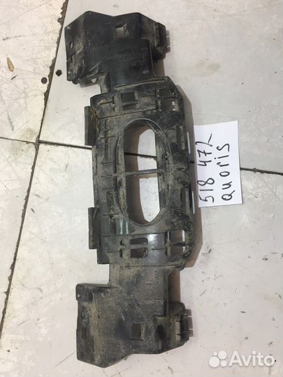 Кронштейн решетки радиатора (Kia Quoris)