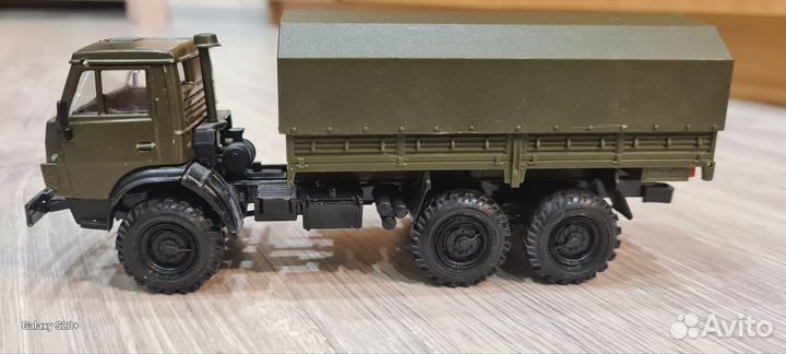 Модельки машин СССР Камаз 4310 с тентом