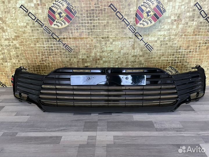 Решетка центральная Toyota Camry V70 рестайлинг