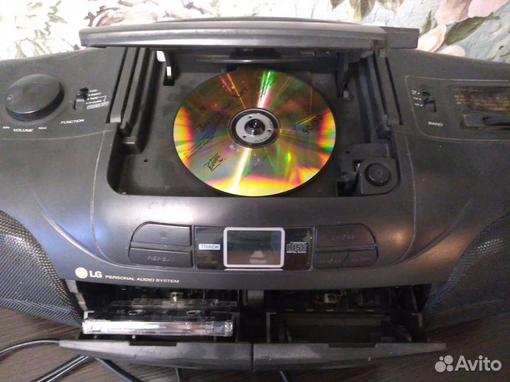 Магнитофон LG (кассета и CD диск). Нужен ремонт