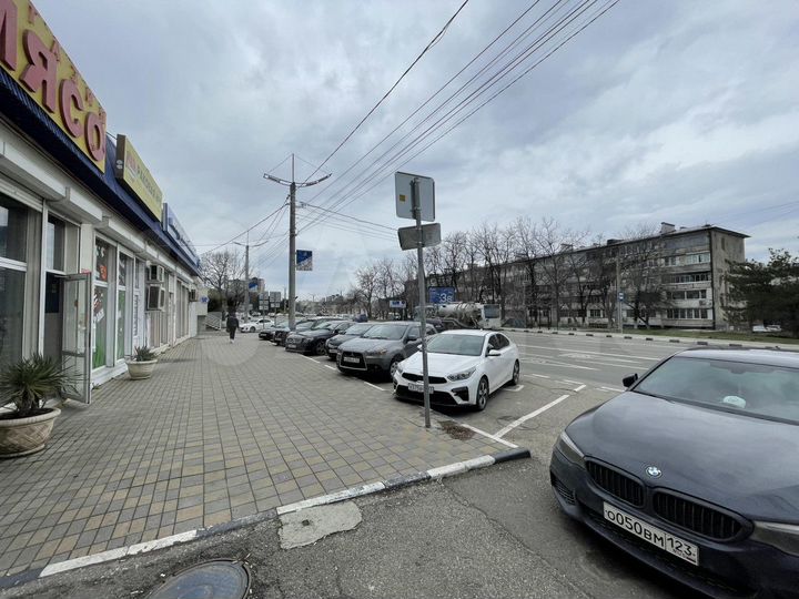 Торговая площадь 183 м2