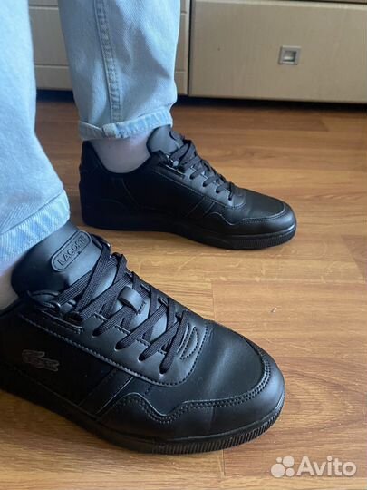 Продам кроссовки