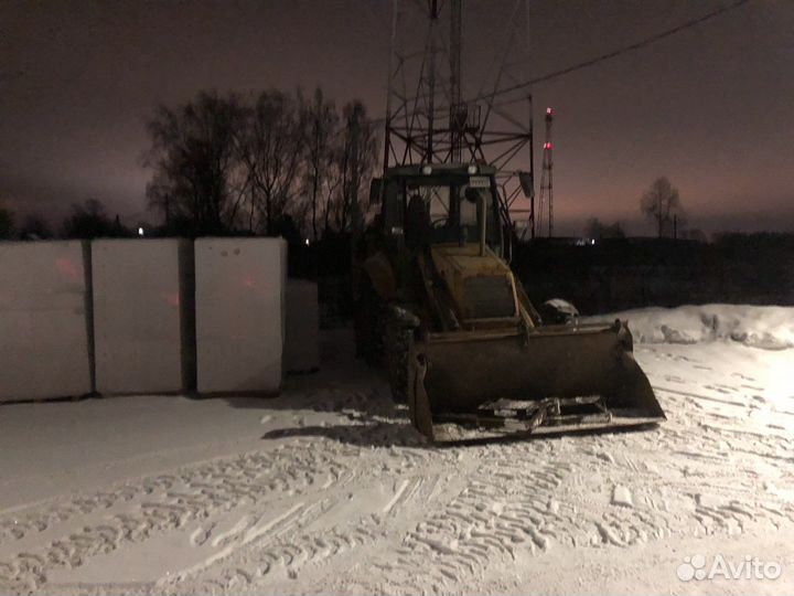 Эксковатор-погрузчик