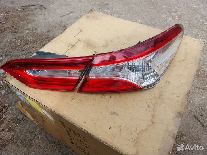 Фонарь задний Toyota Camry V70 2017-2022