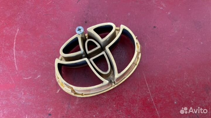 Эмблема задняя Toyota Celsior UCF21 1UZ-FE 1999