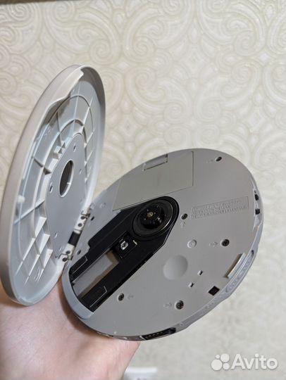 Cd плеер Sony Walkman D-NE700