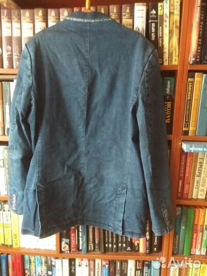 Мужской джинсовый пиджак на школьника