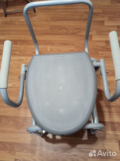 Санитарный стул туалет на колесах