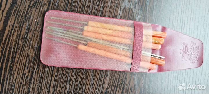 Вязальные крючки и спицы