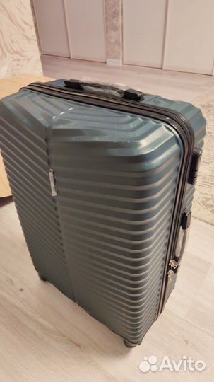 Чемоданы новые разные цвета
