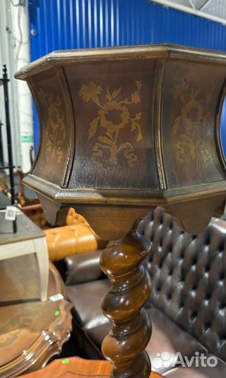 Вазон. Кашпо на подставке. Винтаж. Антиквариат