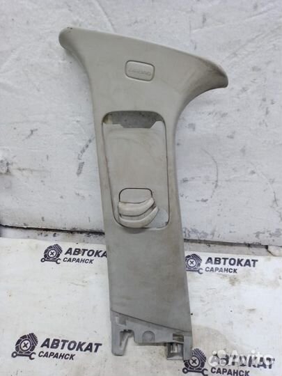 Обшивка стойки центральная правая Peugeot 307