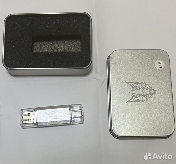 Флеш накопитель 2TB / 3 выхода