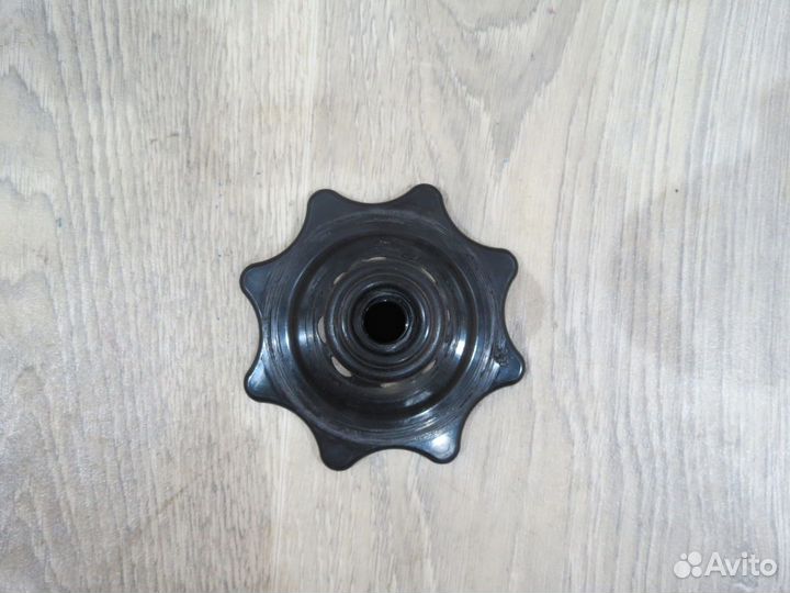 Крепление запасного колеса Opel Astra H