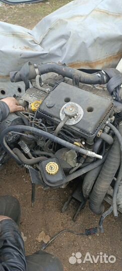 Контрактный двигатель Chrysler Voyager 2.5