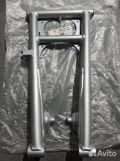 Рычаг нижний правый Yamaha Venture TF / Apex